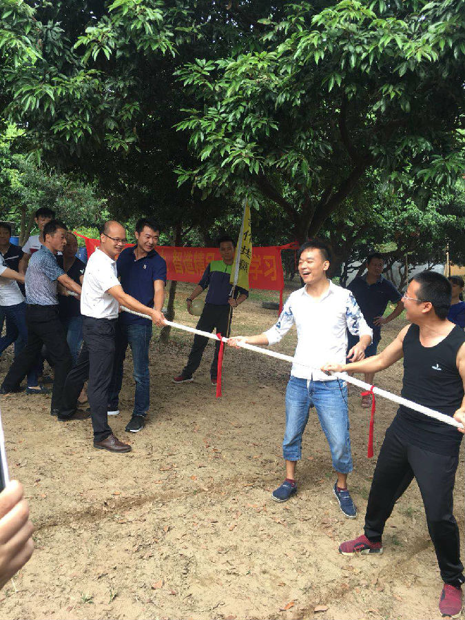 華奇密封件拔河比賽 ，賽出企業(yè)的競(jìng)爭(zhēng)文化！